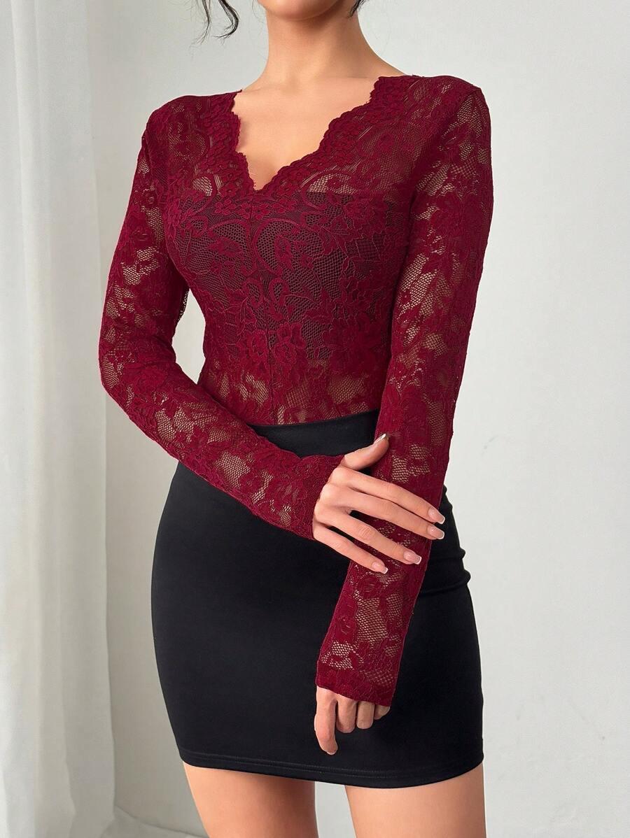 czerwona bluzka v neck koronka