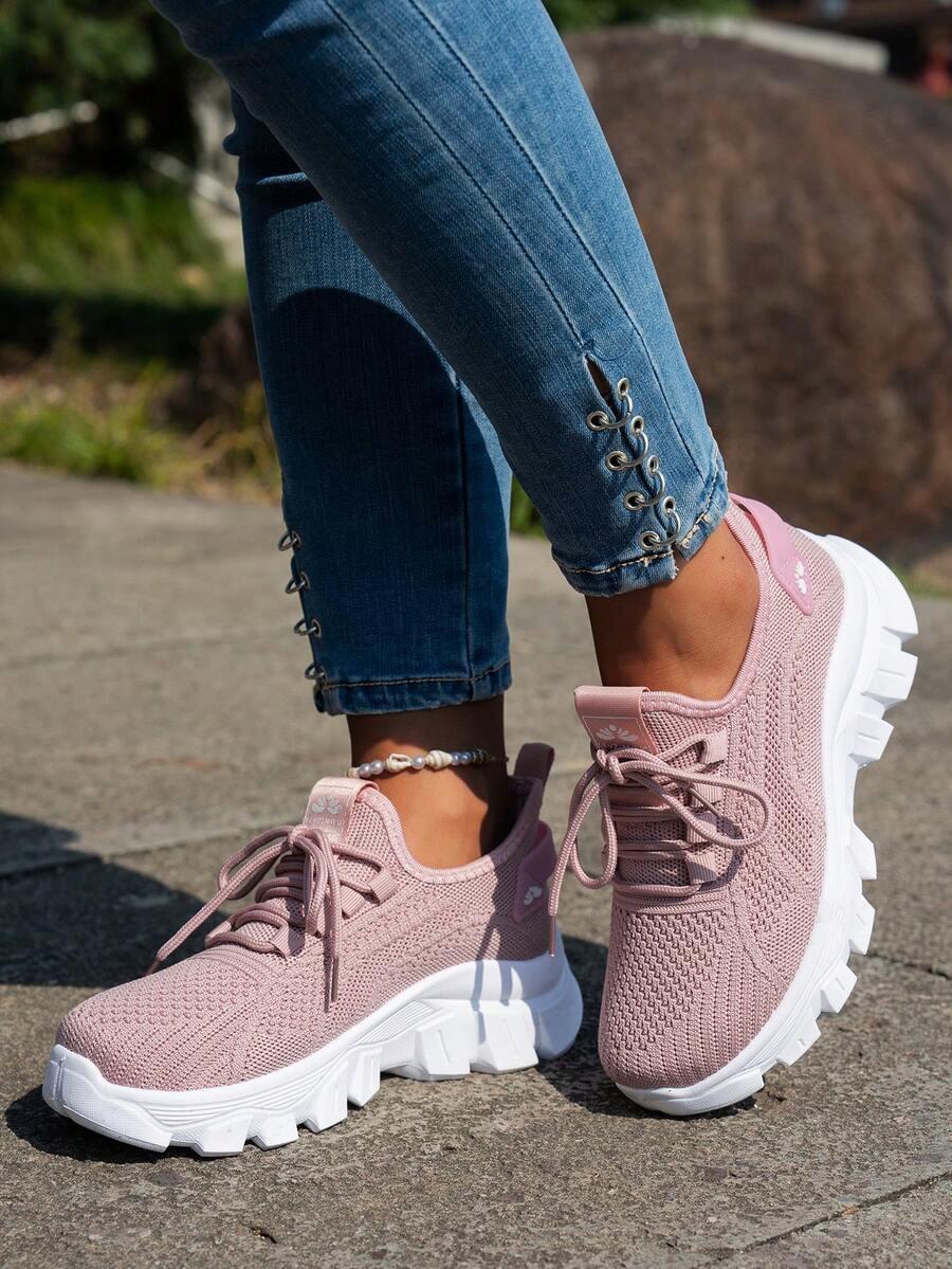 różowe sznurowane buty 