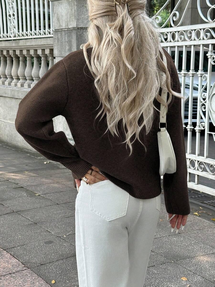 BRĄZOWY SWETER GUZIKI
