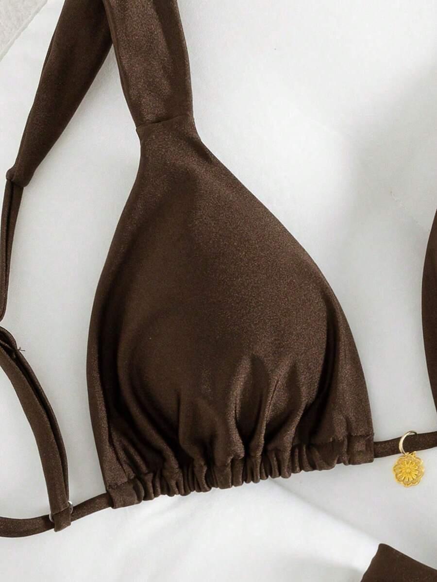 brązowa góra od bikini