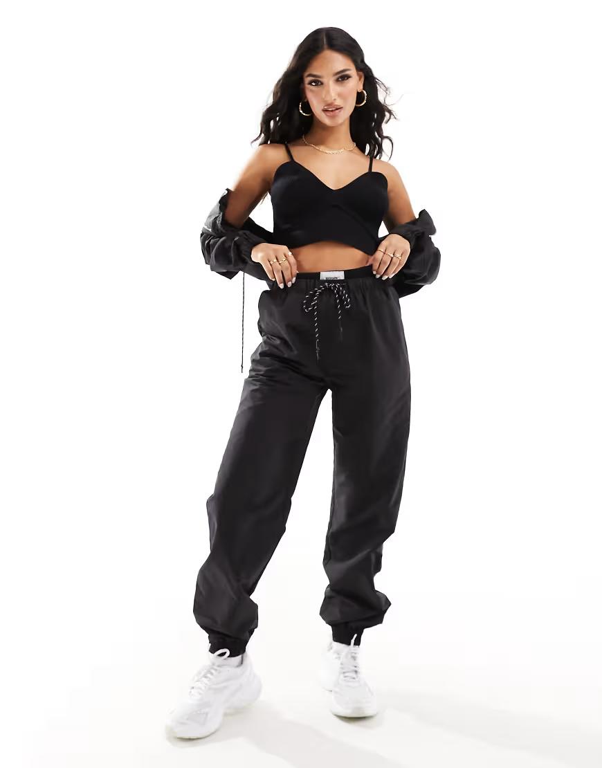 dzianinowy czarny crop top