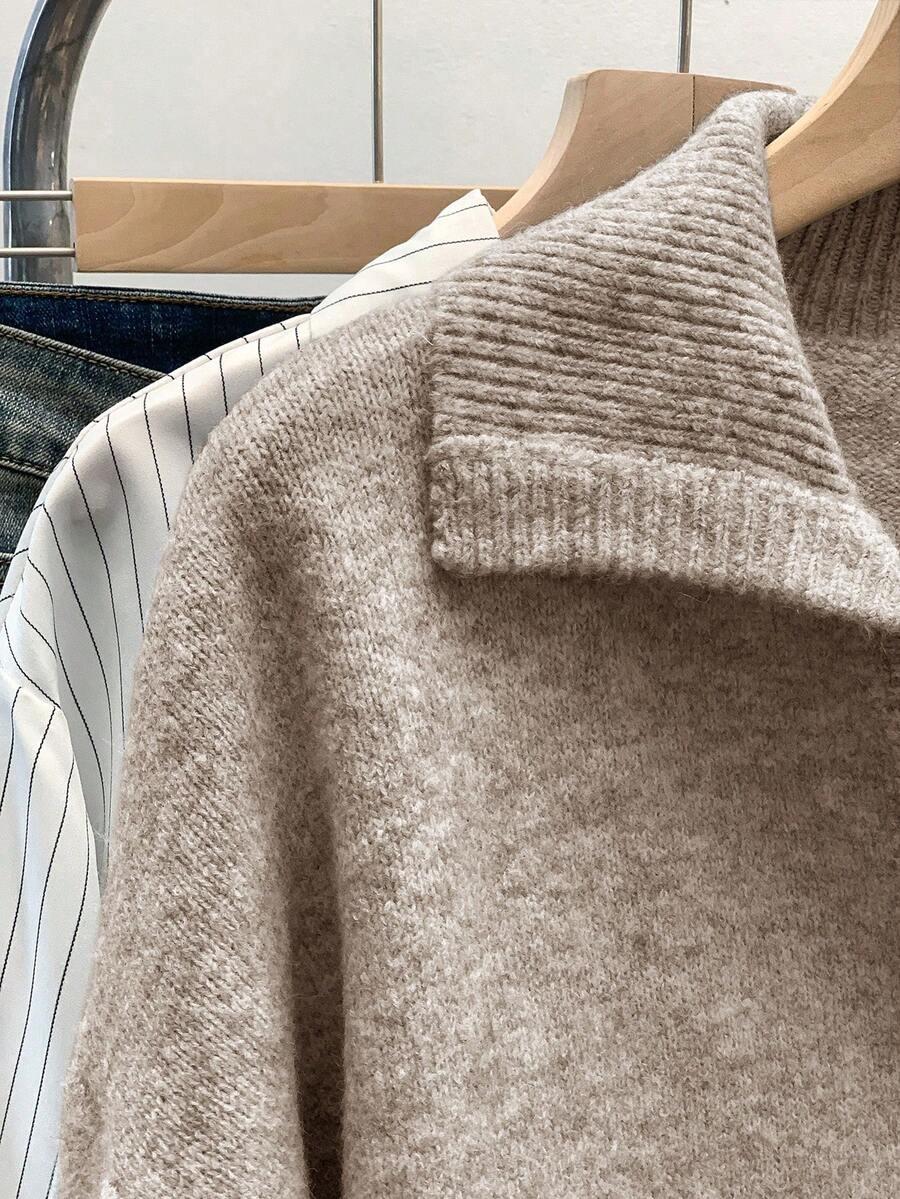 brązowy sweter z domieszką wełny