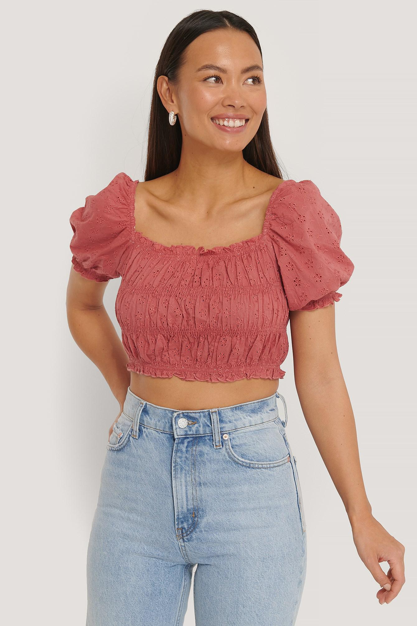 ażurowy crop top bufki