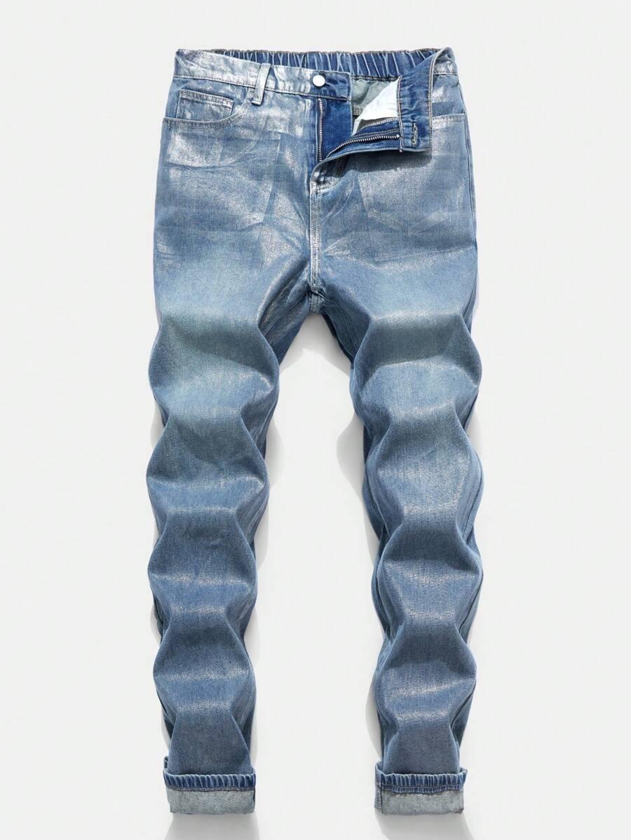 niebieskie spodnie jeans