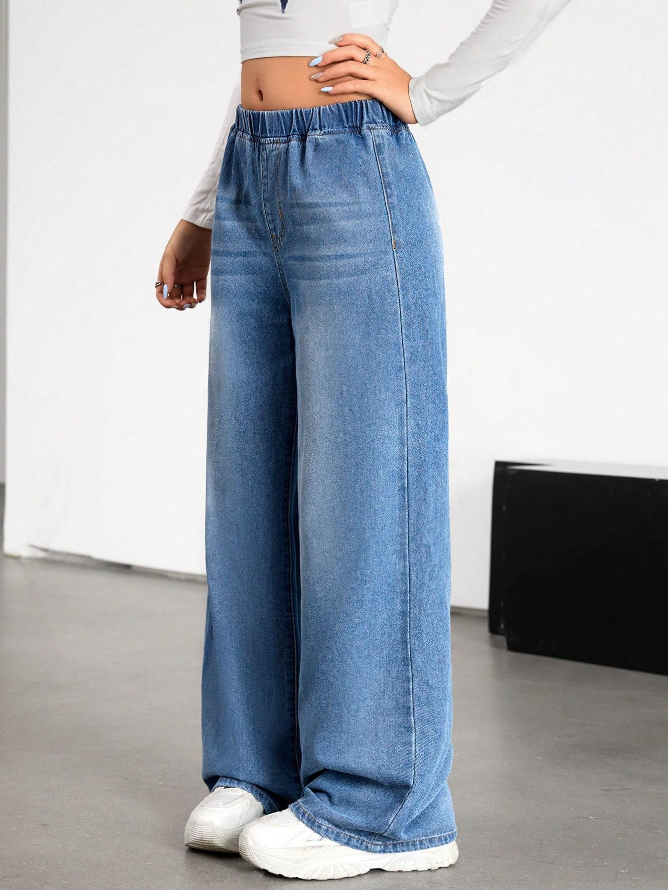 niebieskie spodnie jeans 