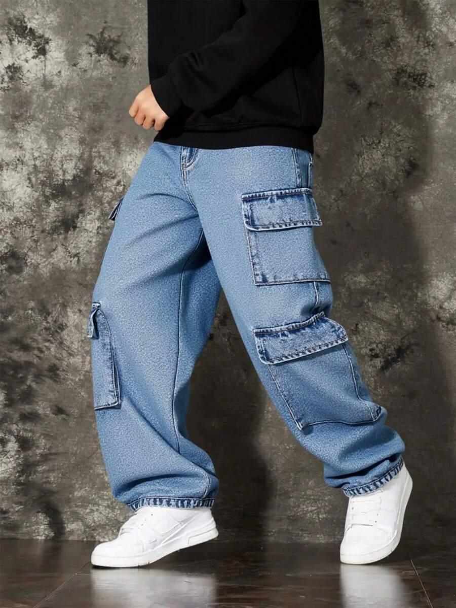 niebieskie spodnie jeans