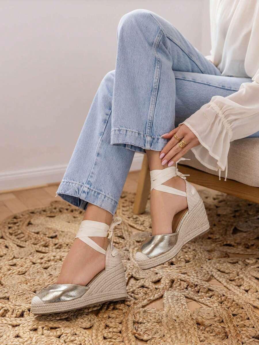 złote espadryle obcas