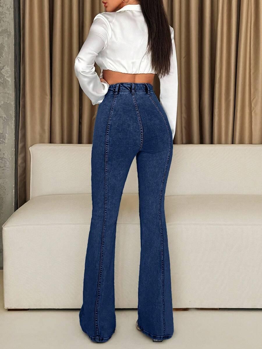 niebieskie spodnie jeans dzwony