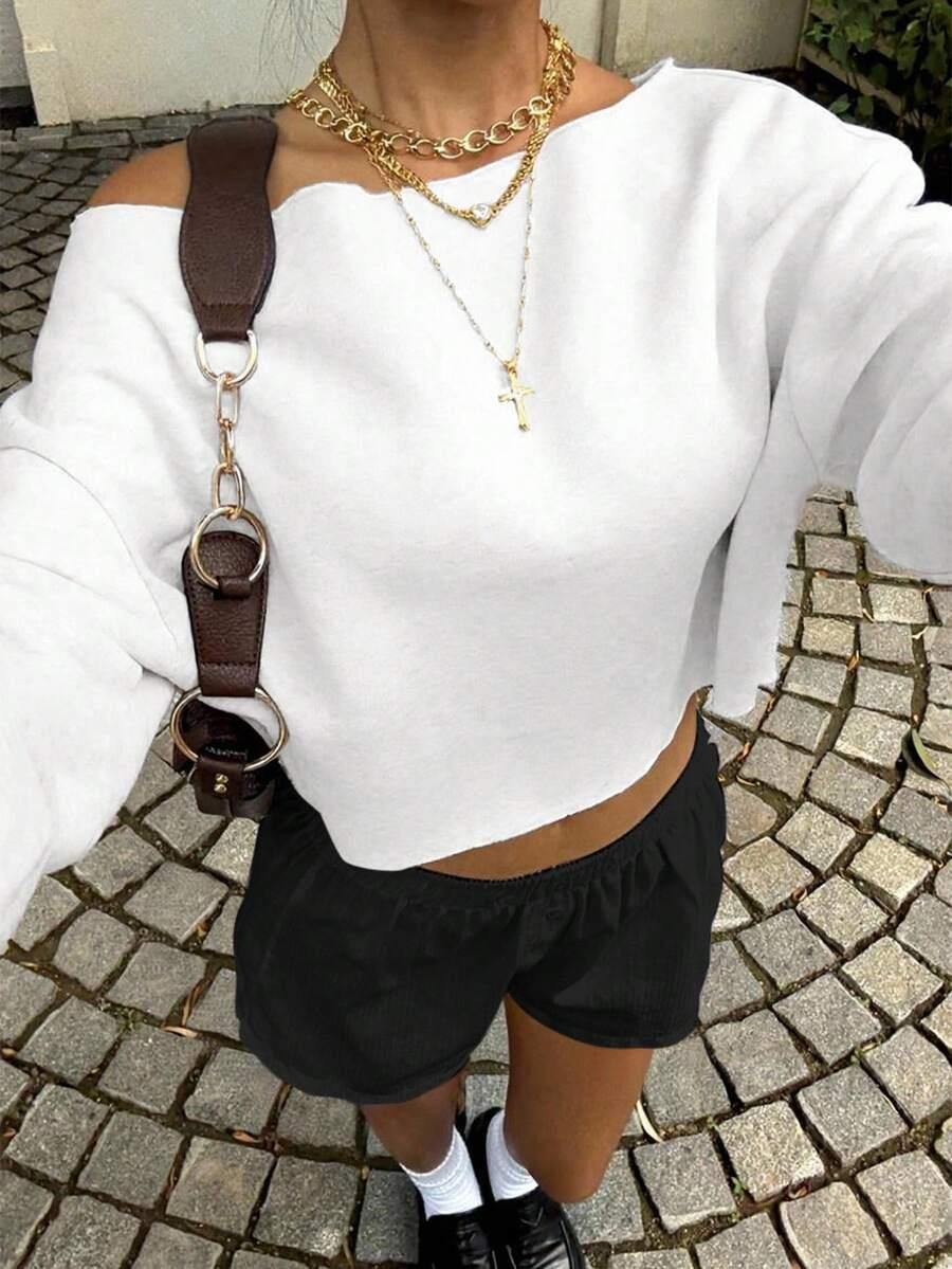 biała bluza oversize 