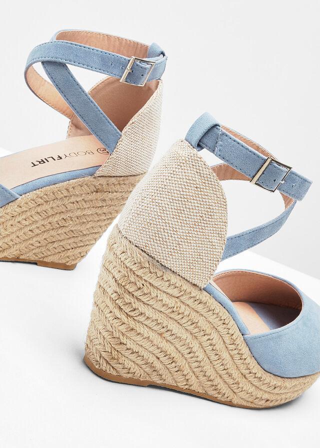 BUTY NA KOTURNIE