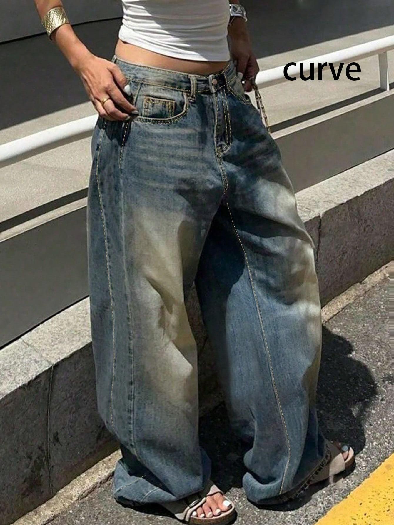 niebieskie spodnie jeans