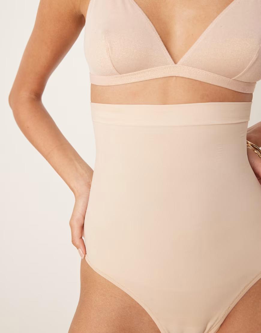 BEZSZWOWE MODELUJĄCE MAJTKI