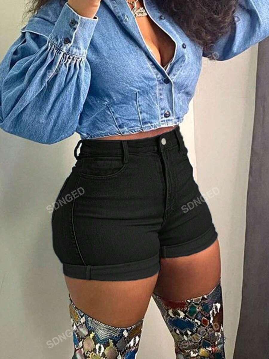 czarne spodenki jeans