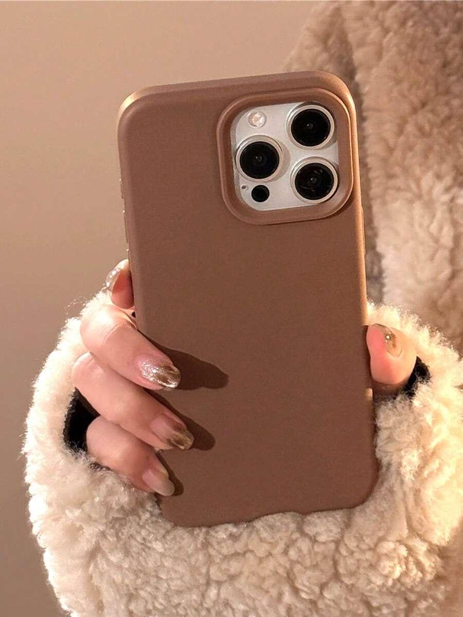 brązowe etui na telefon IPhone 15 pro