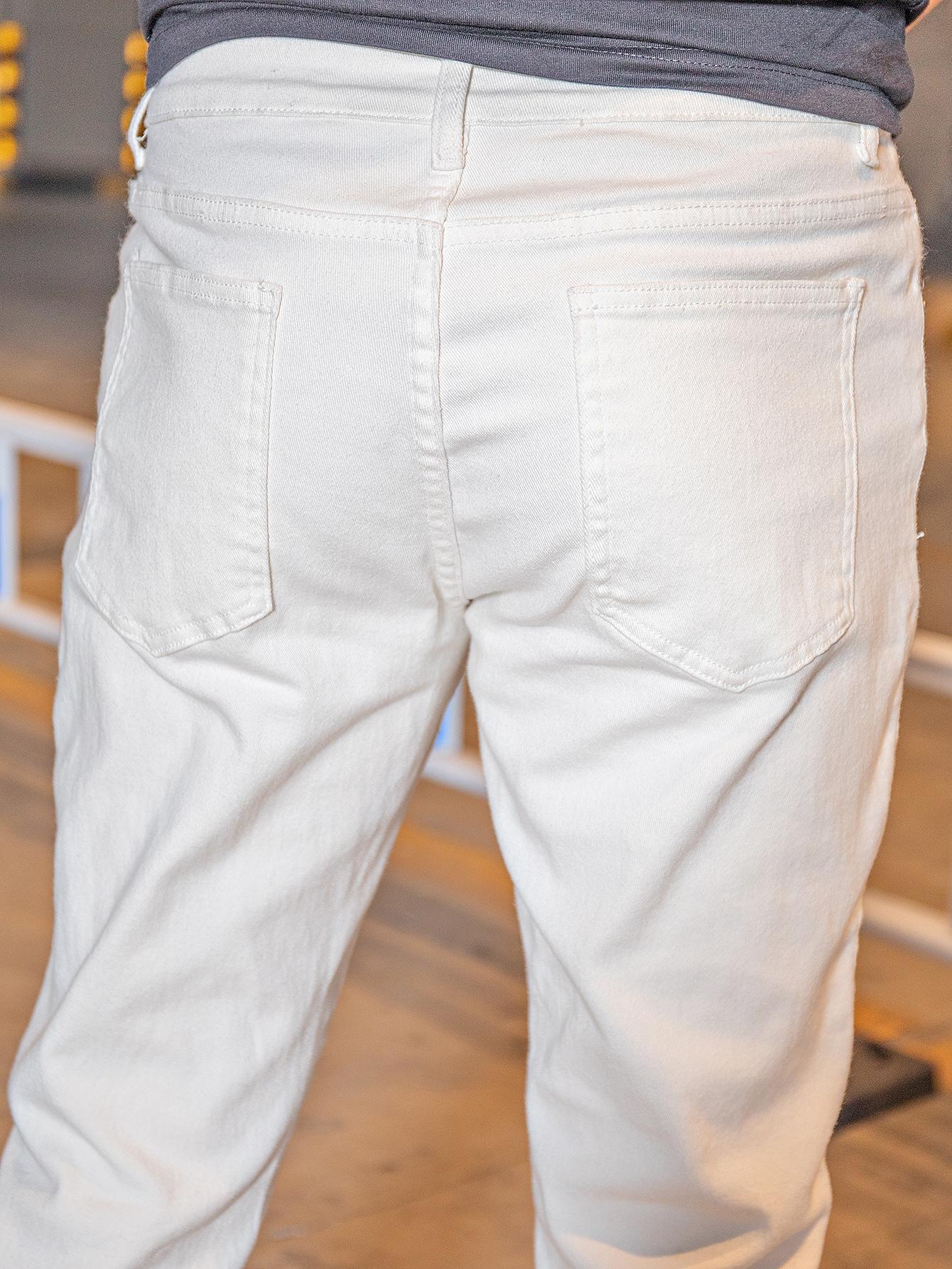 BIAŁE SPODNIE JEANS