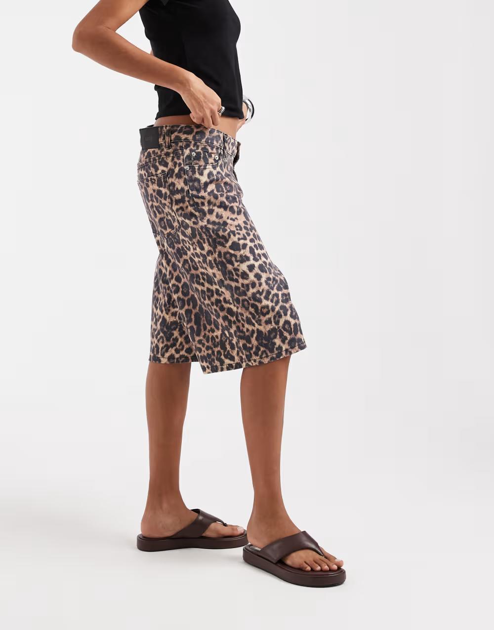 jeansowe spodenki animal print