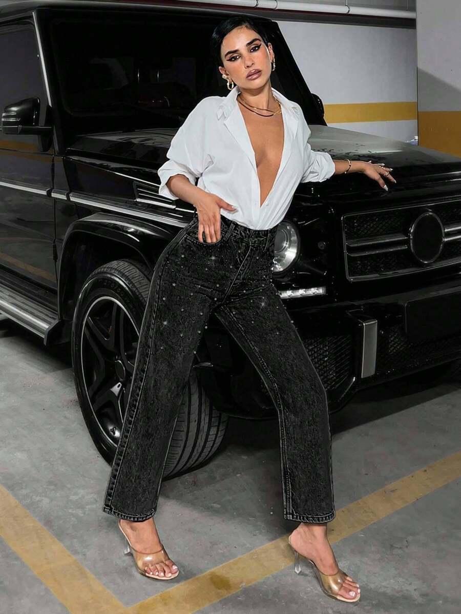czarne spodnie jeans