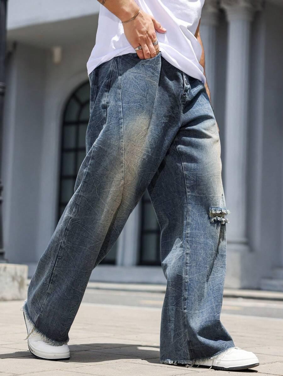 niebieskie spodnie jeans