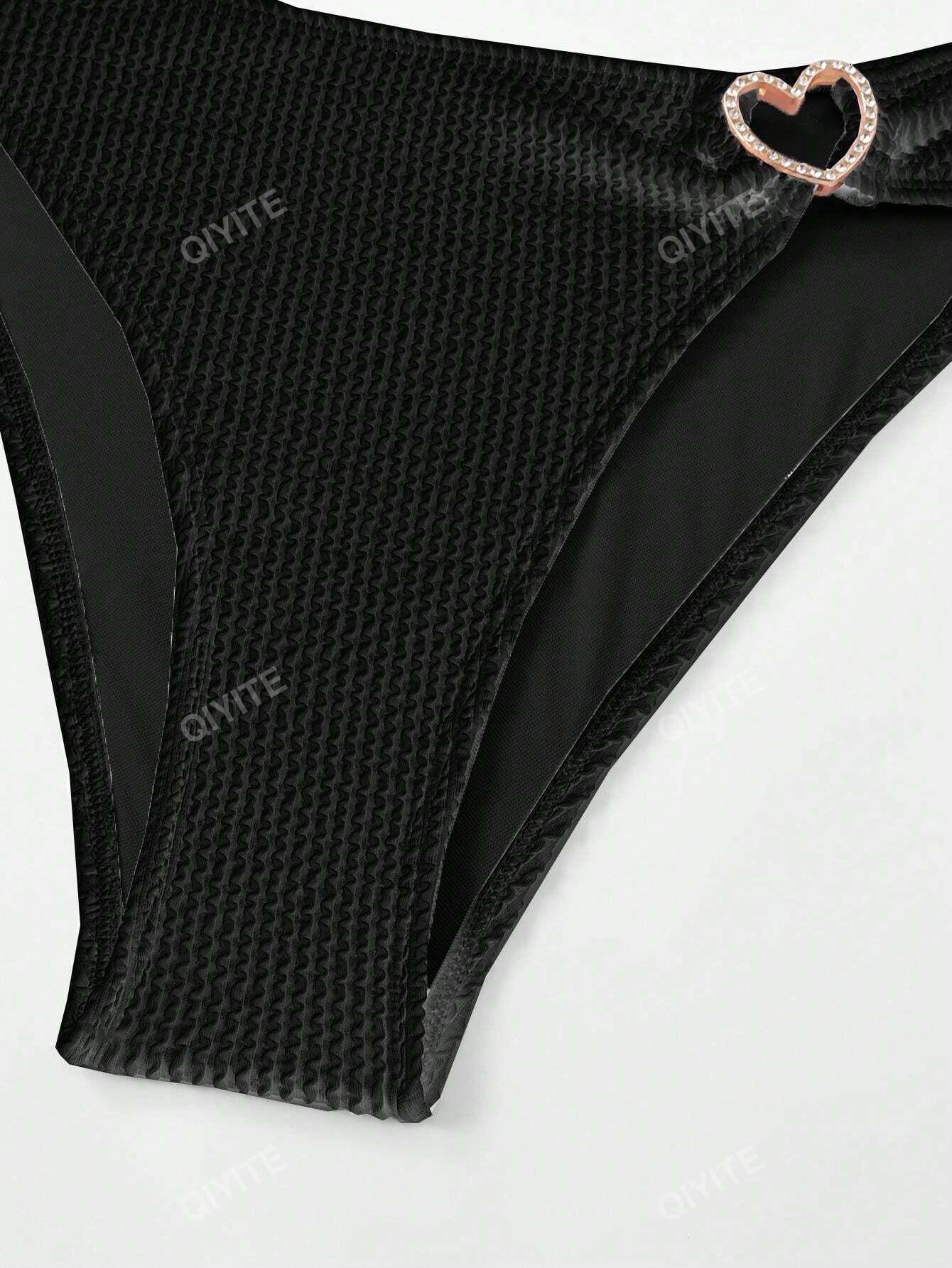 czarny dół od bikini 