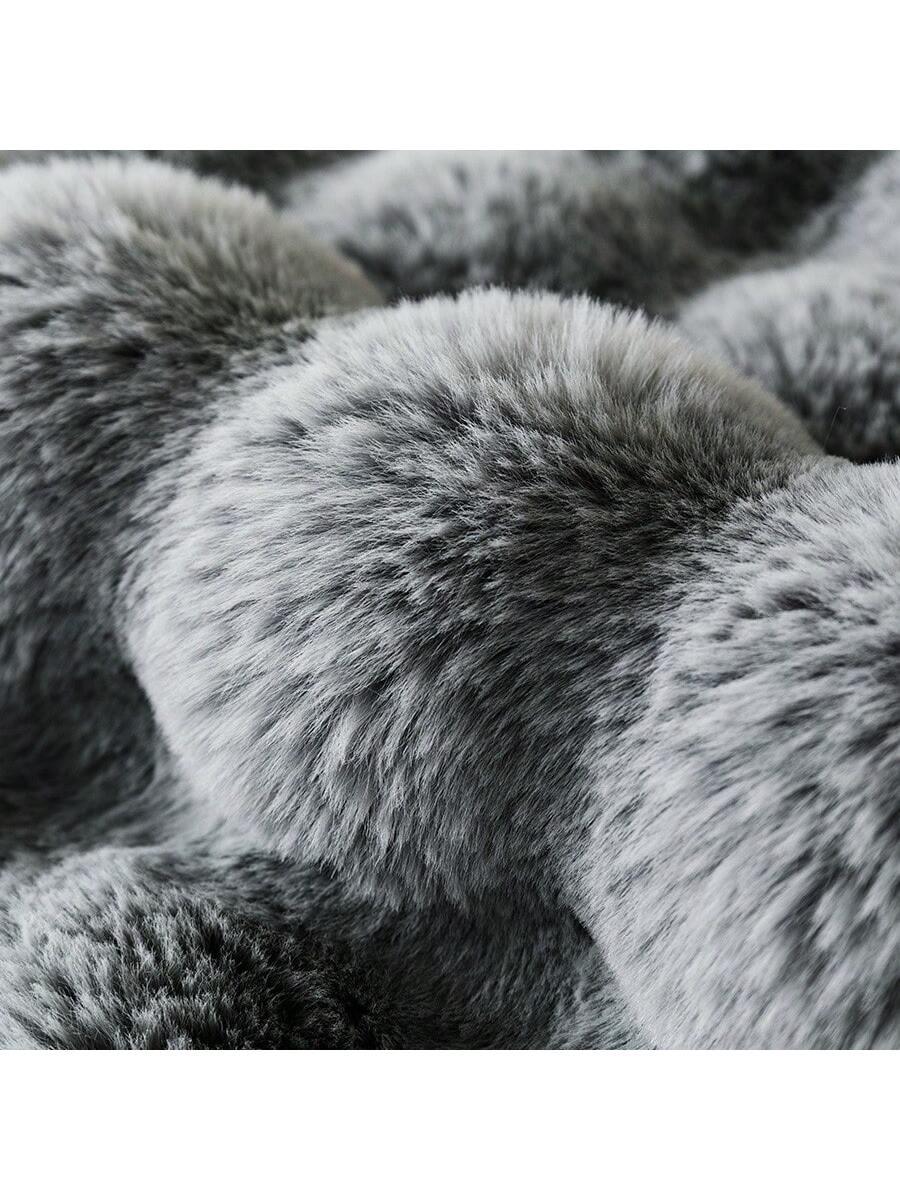 SZARA FLUFFY NARZUTA NA SOFĘ 