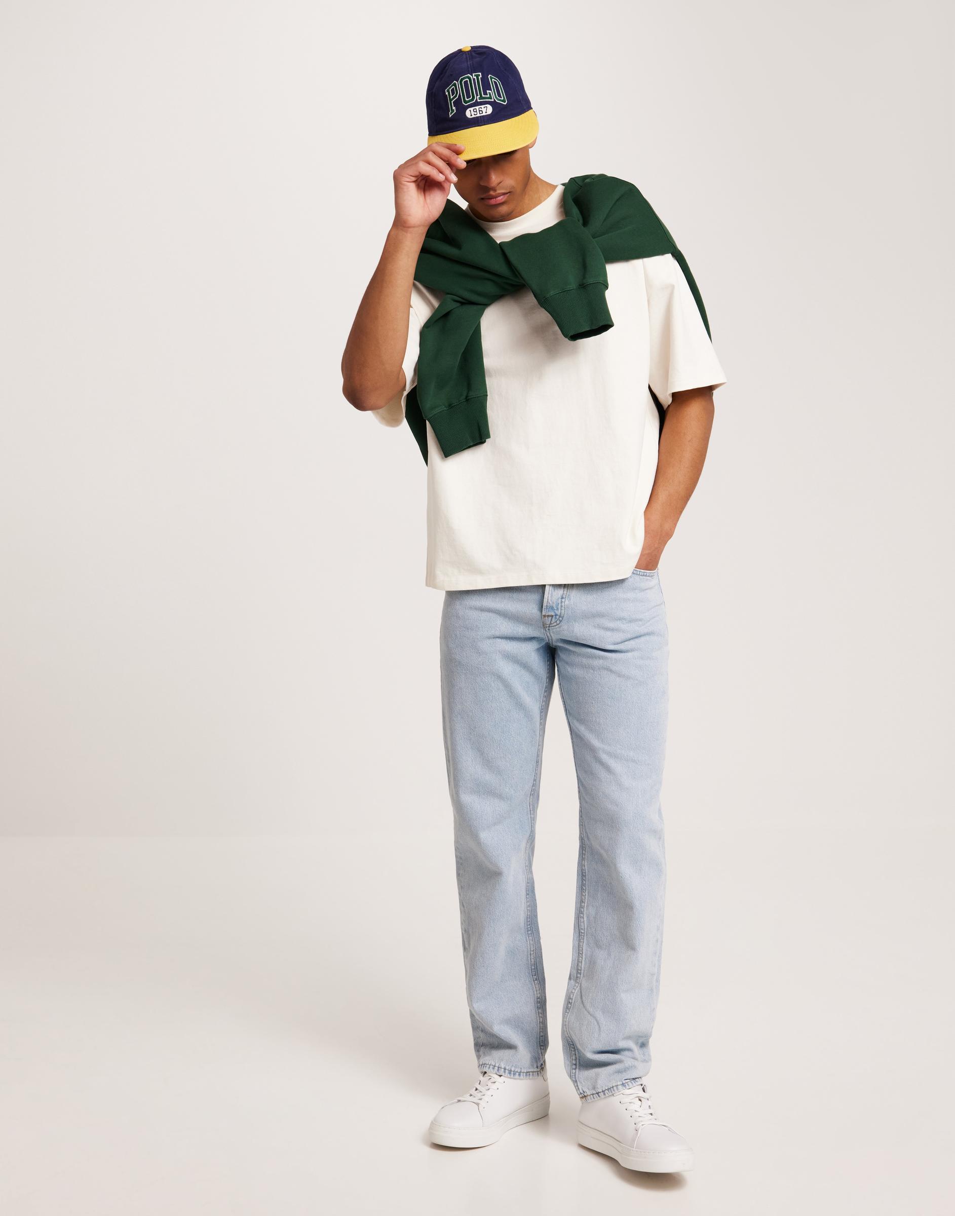 klasyczne spodnie jeans