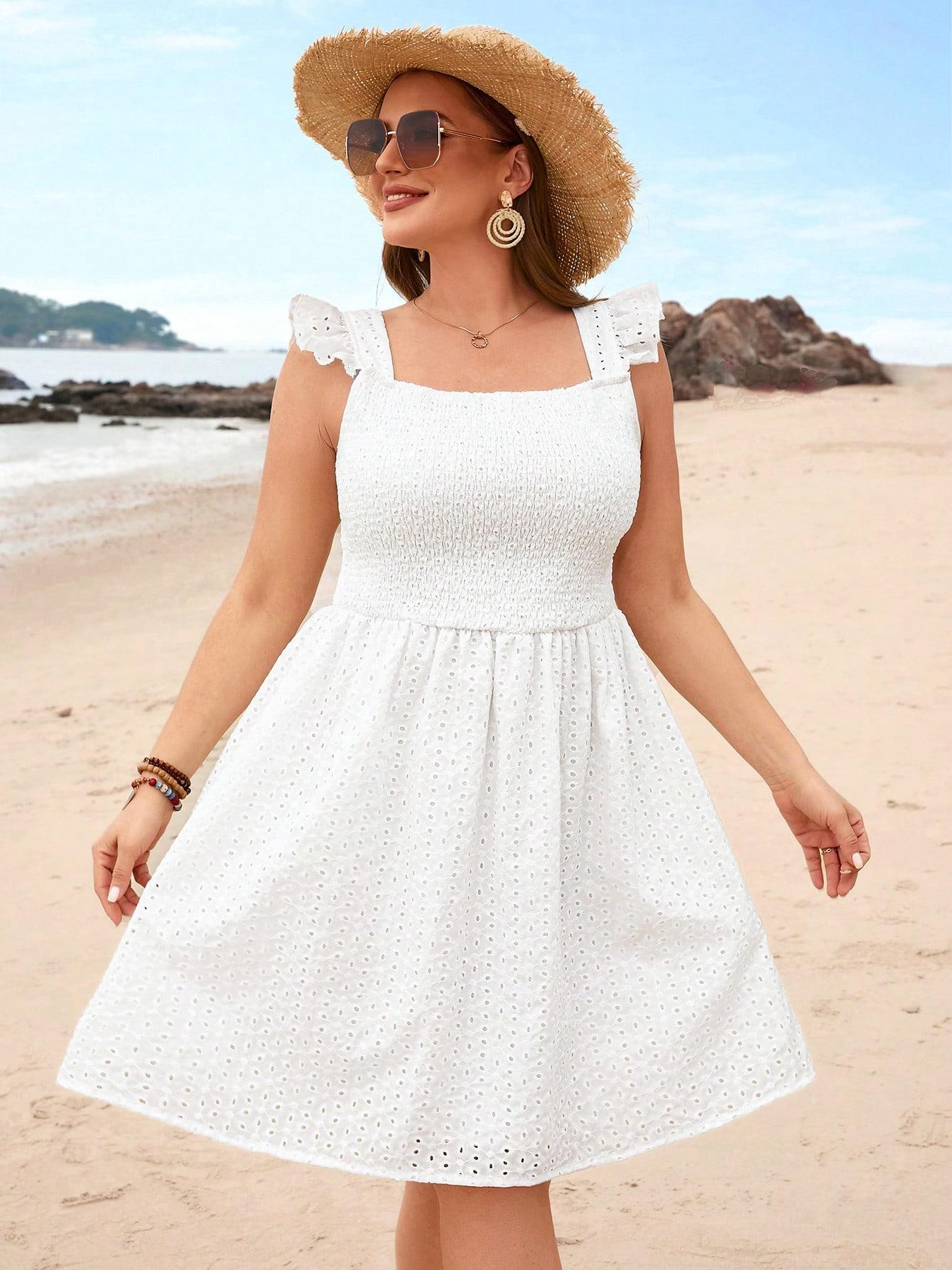 biała ażurowa mini sukienka marszczenia