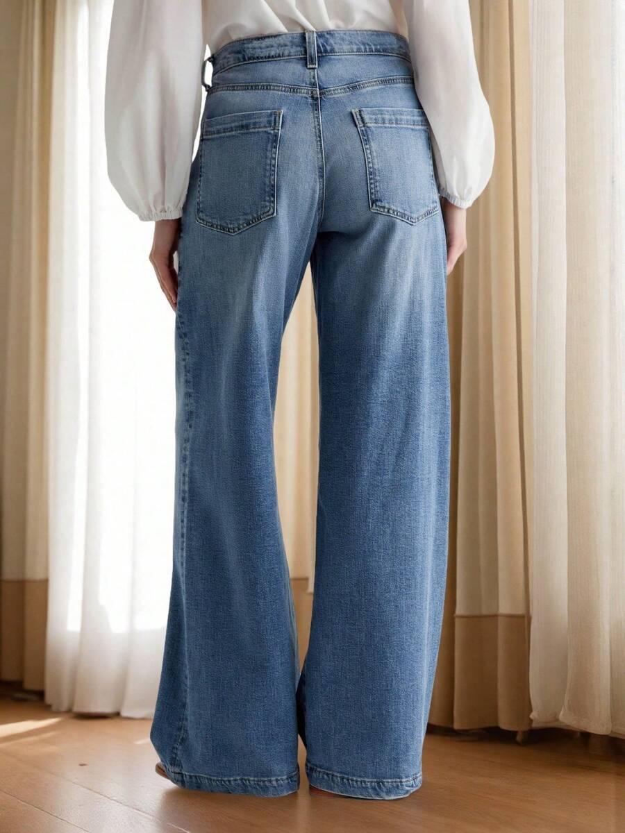 niebieskie spodnie jeans
