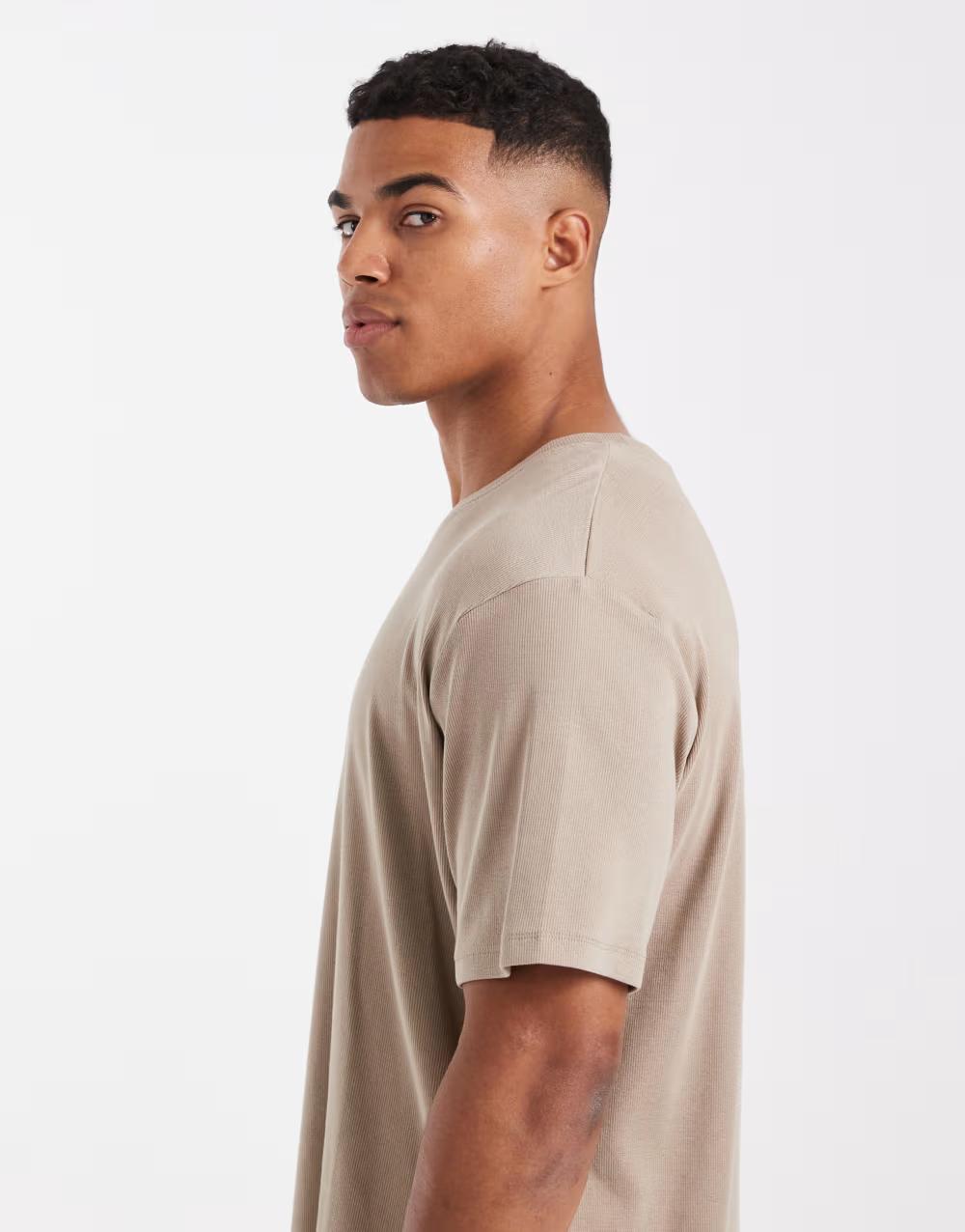 beżowy t-shirt prążki