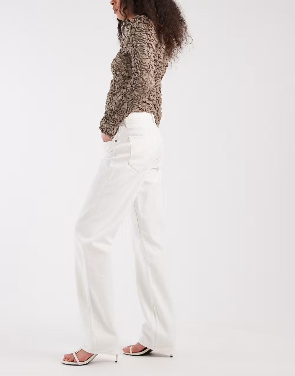 BIAŁE SPODNIE JEANS