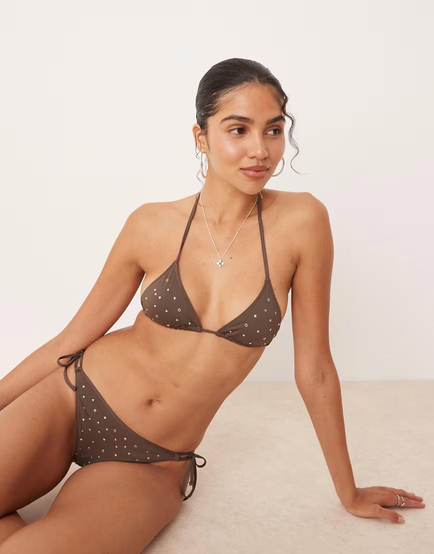 brązowa góra od bikini zdobienie