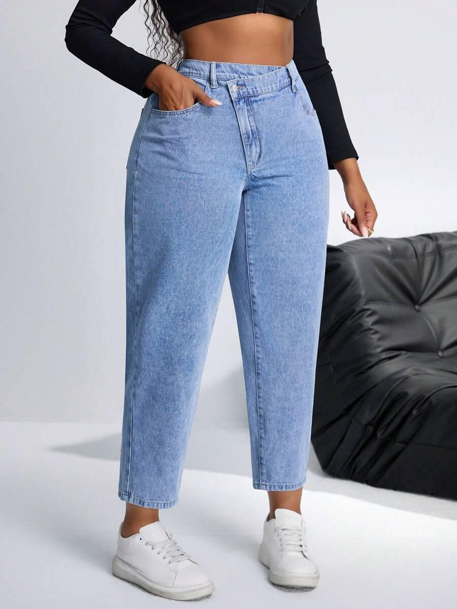 niebieskie spodnie jeans 