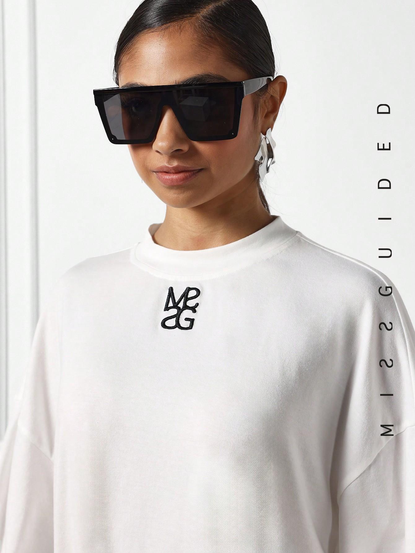 biały t-shirt okrągły dekolt