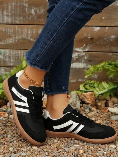 Czarne buty sportowe 