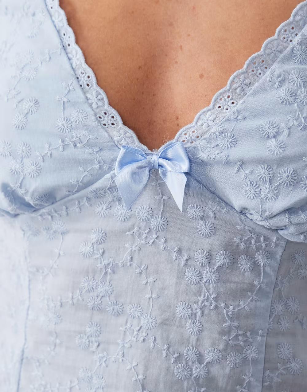 NIEBIESKI KLASYCZNY TOP V-NECK haft zdobienie