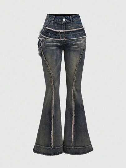 niebieskie spodnie jeans