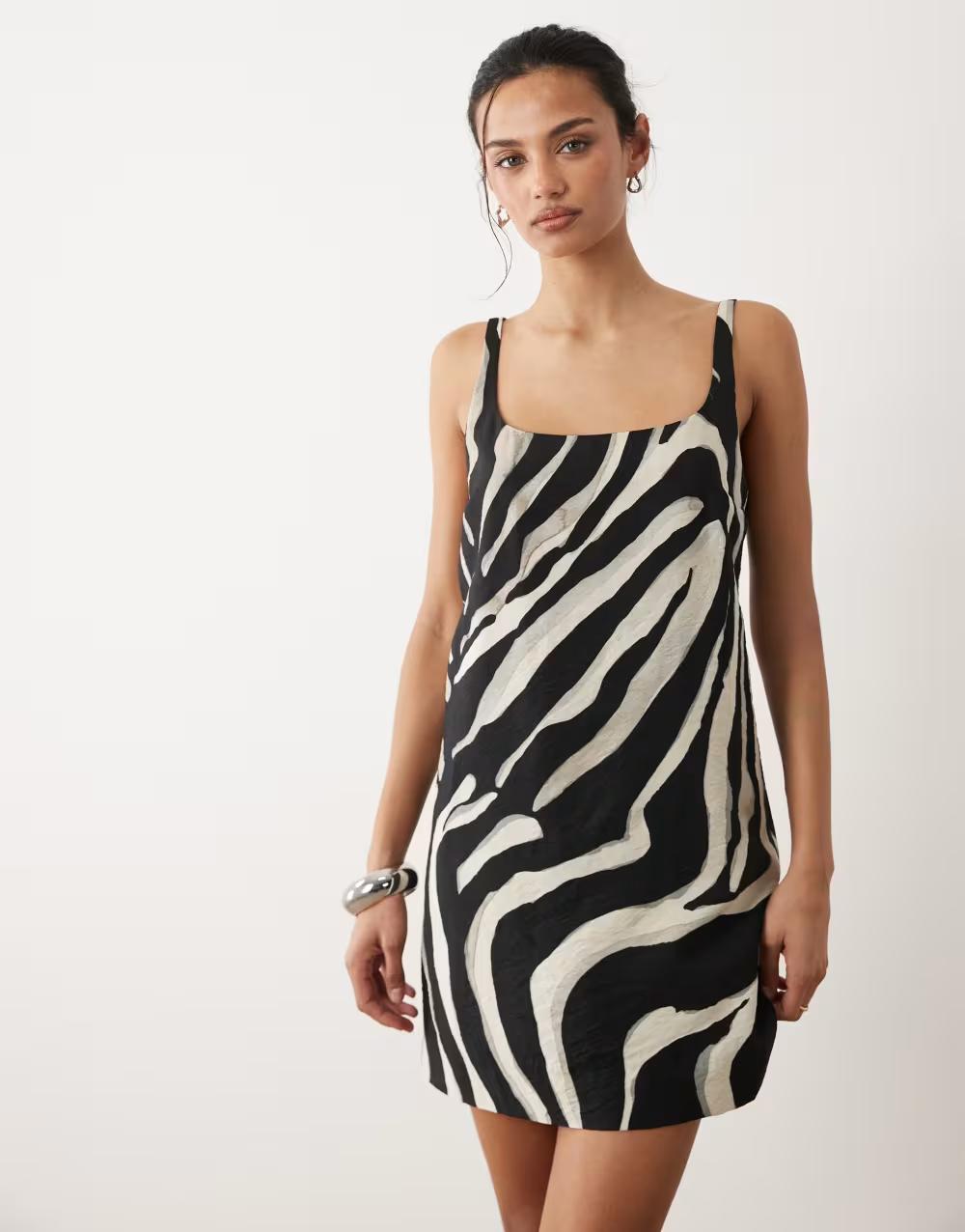 mini sukienka na ramiączkach animal print