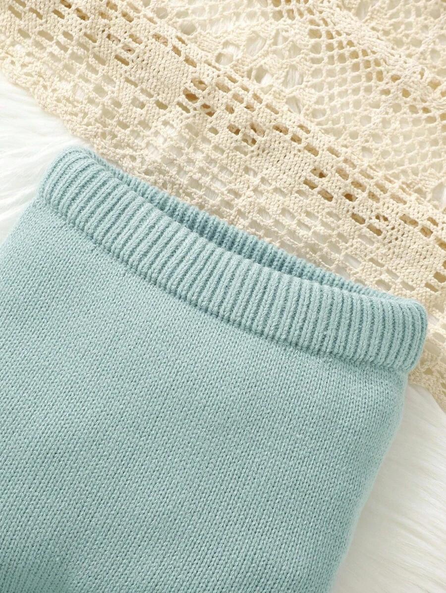 niebieski komplet sweter spodnie