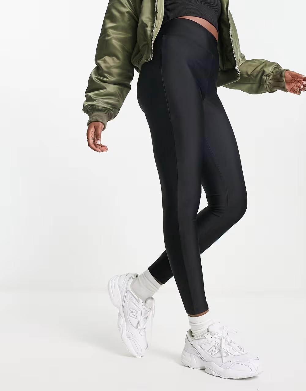 czarne legginsy zamek