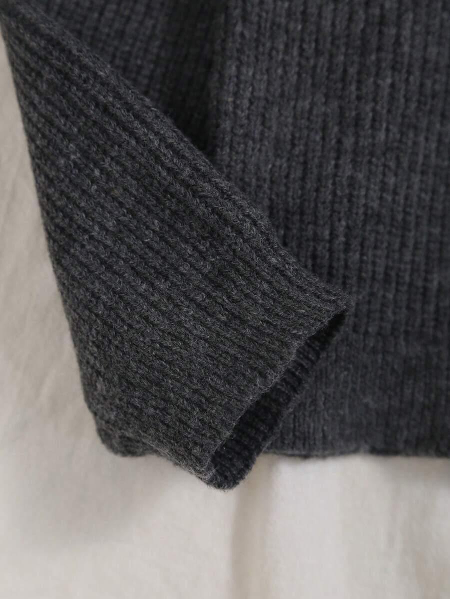 SZARY ZAPINANY SWETER