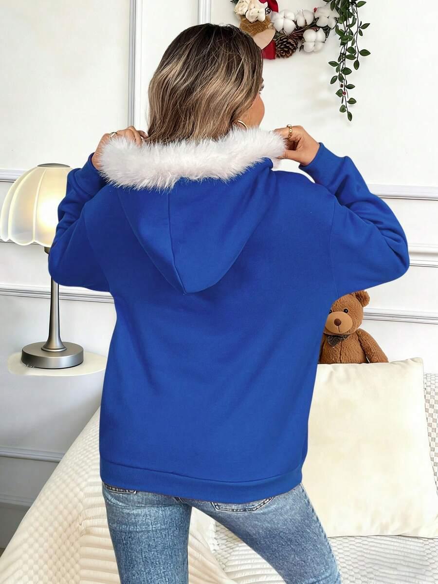 niebieska bluza z kapturem