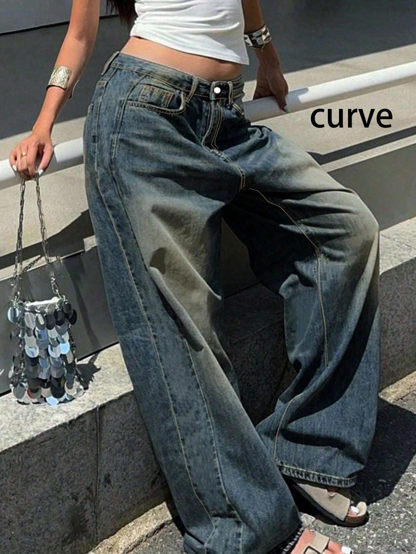 niebieskie spodnie jeans