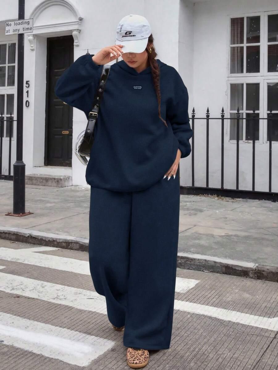 granatowy komplet dresowy bluza spodnie