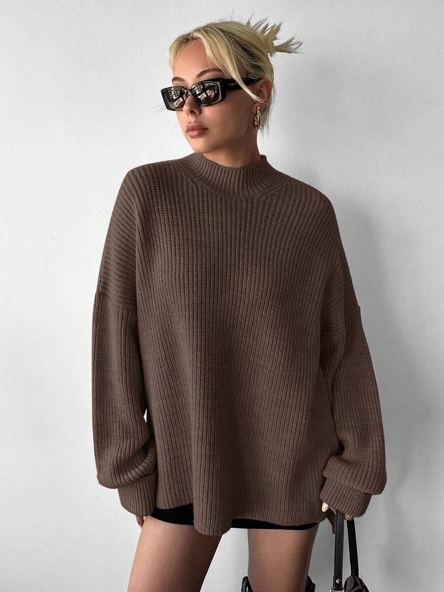 brązowy sweter stójka