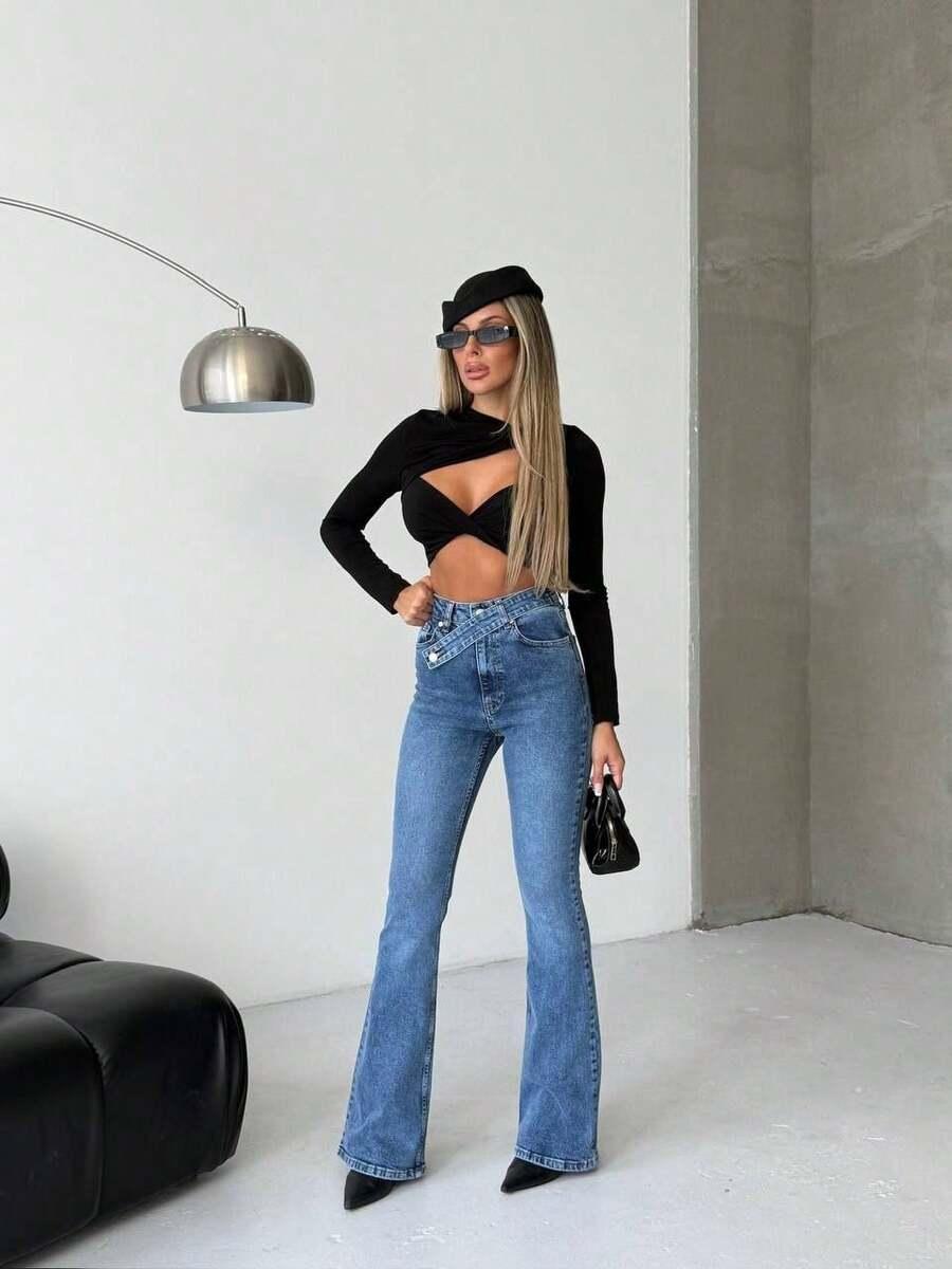 niebieskie spodnie jeans 