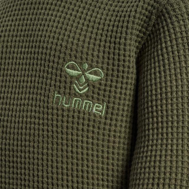 khaki sweter tekstura logo