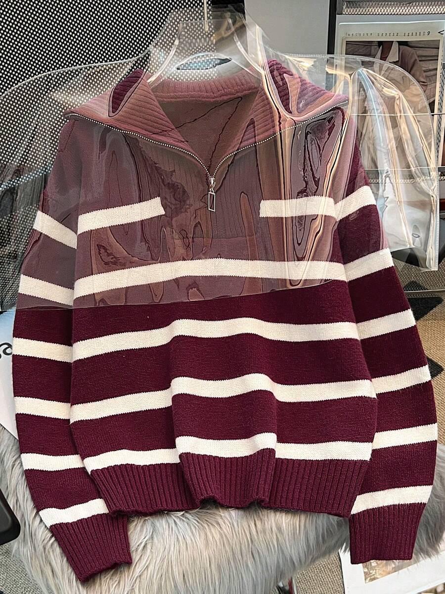 CZERWONY SWETER PASKI ZAMEK