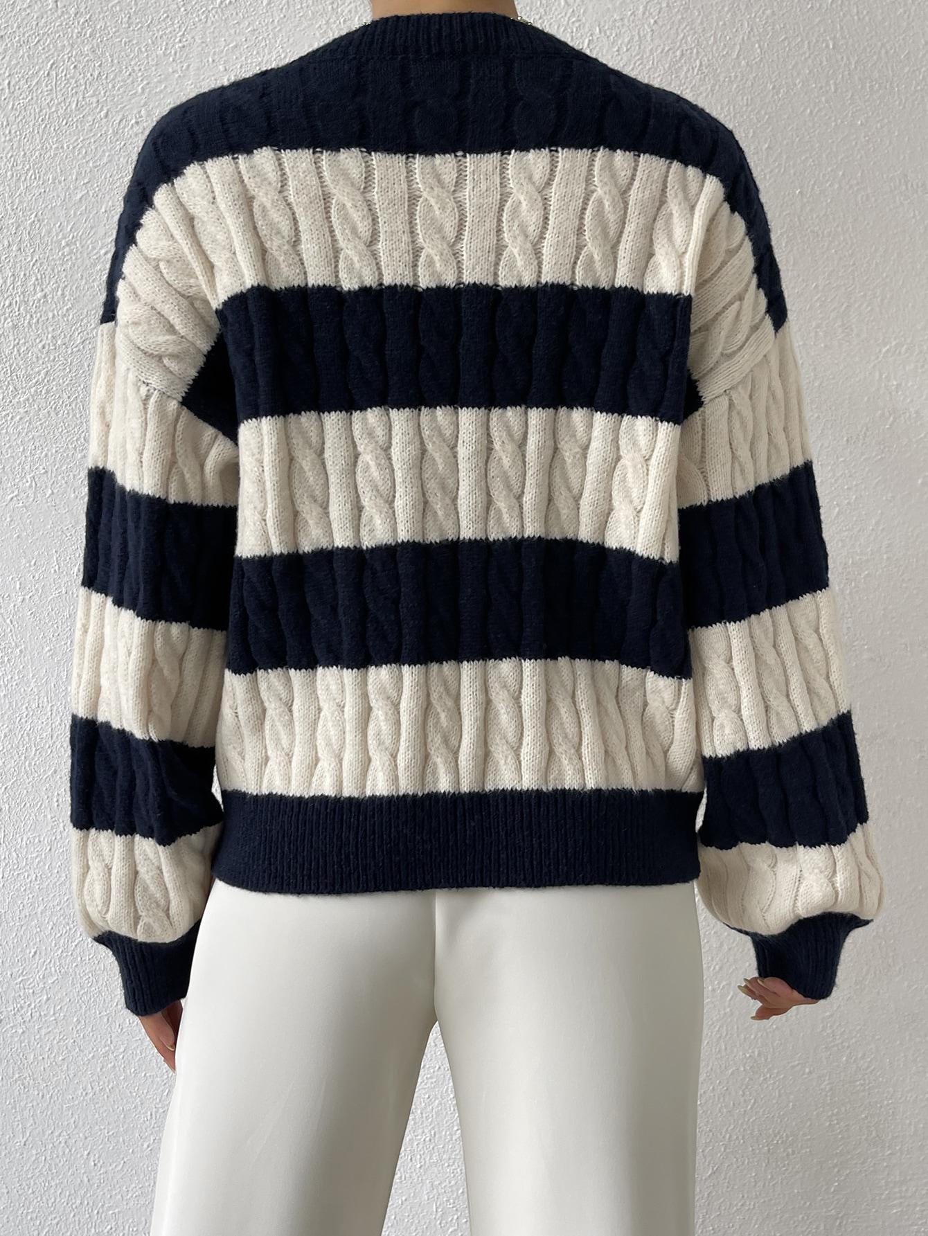 SWETER W PASKI SPLOT