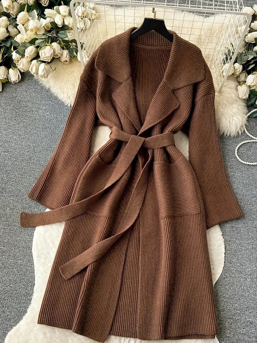 brązowy sweter kieszenie