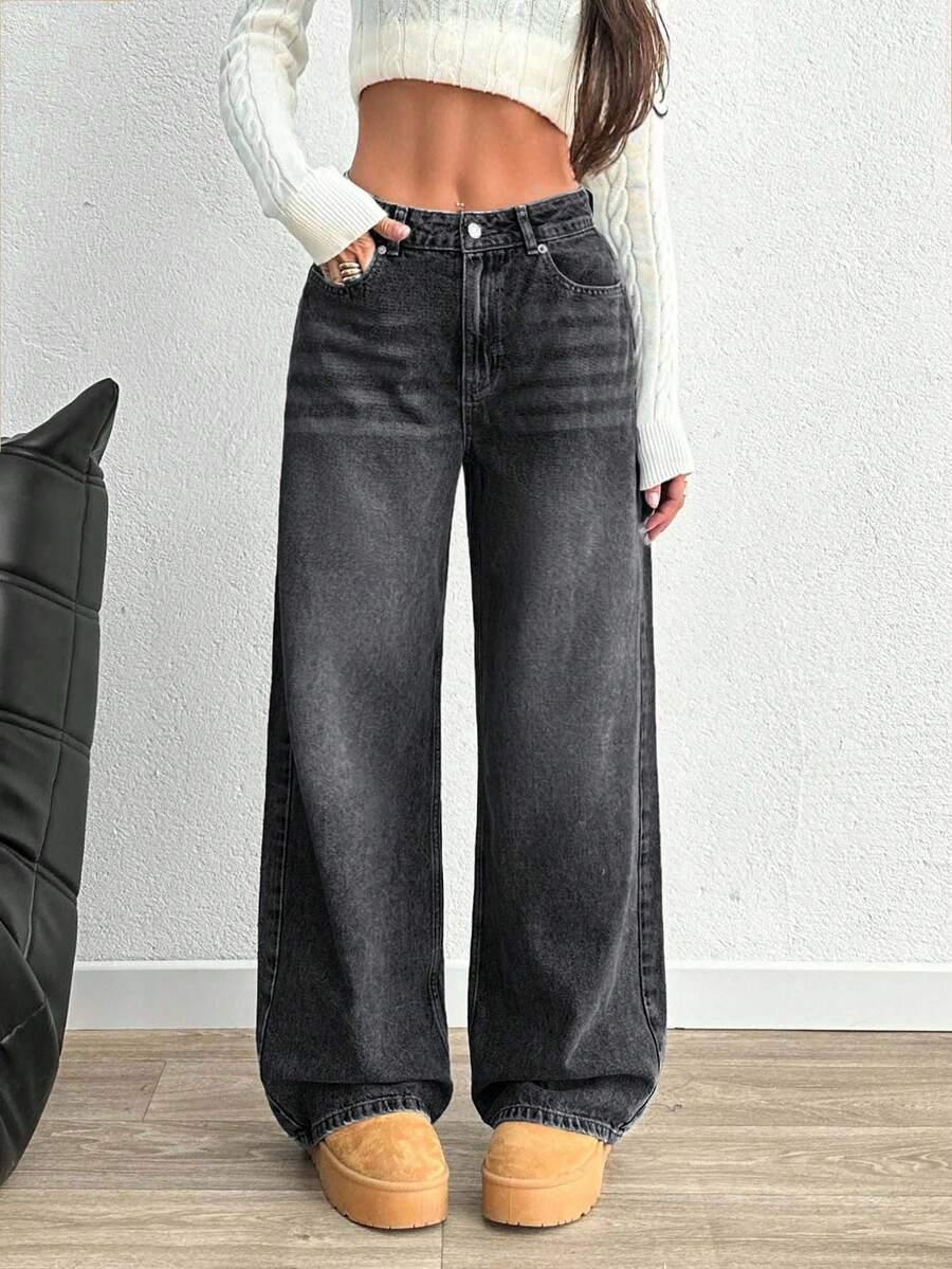 czarne spodnie jeans