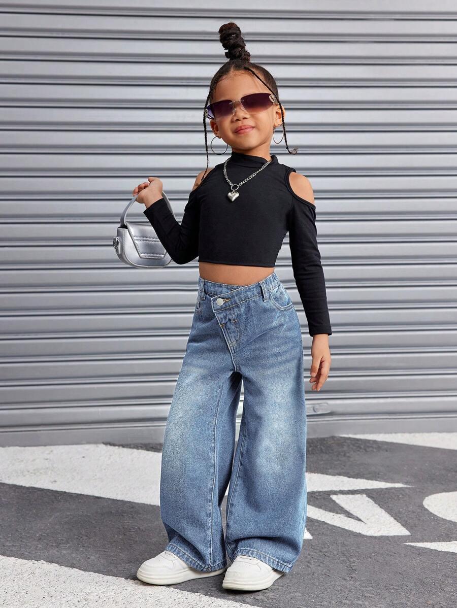 niebieskie spodnie jeans szerokie nogawki kieszenie